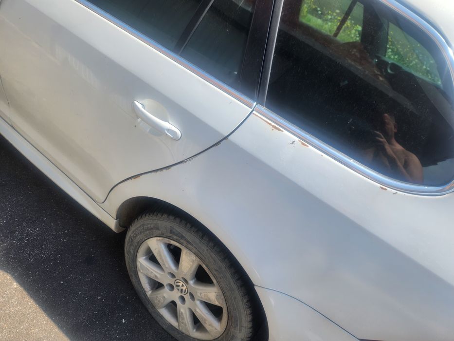 VOLKSWAGEN Golf 2011 — imagine 4