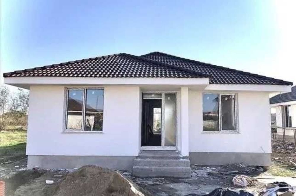 Vand casa pe structura metalica
