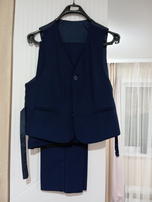 Продам классический костюм