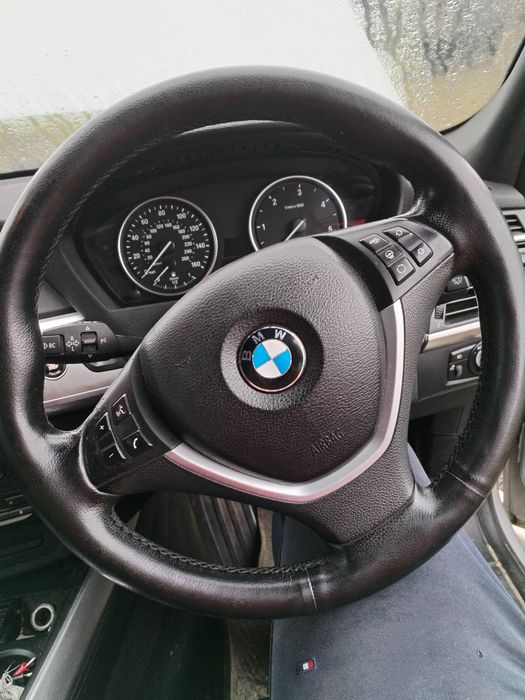 Vând/schimb BMW e 70 2010