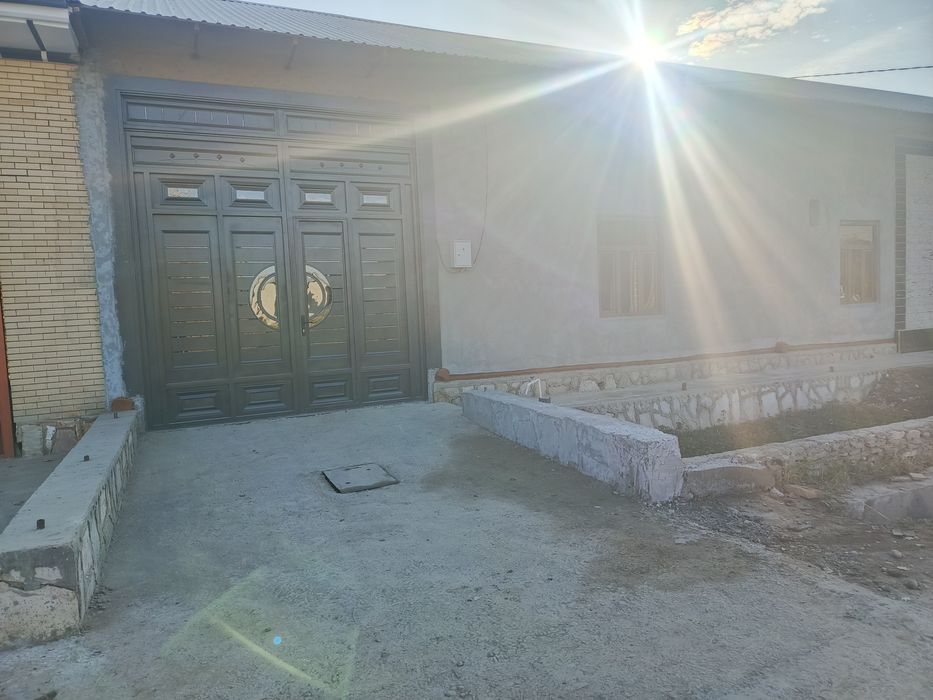 Hovli sotiladi 6 sotixli