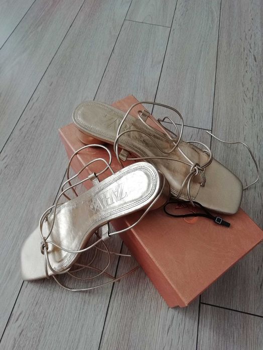 Елегантни сандали ZARA естествена кожа