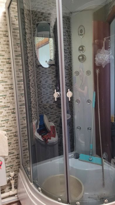 Душевая кабина с поддоном