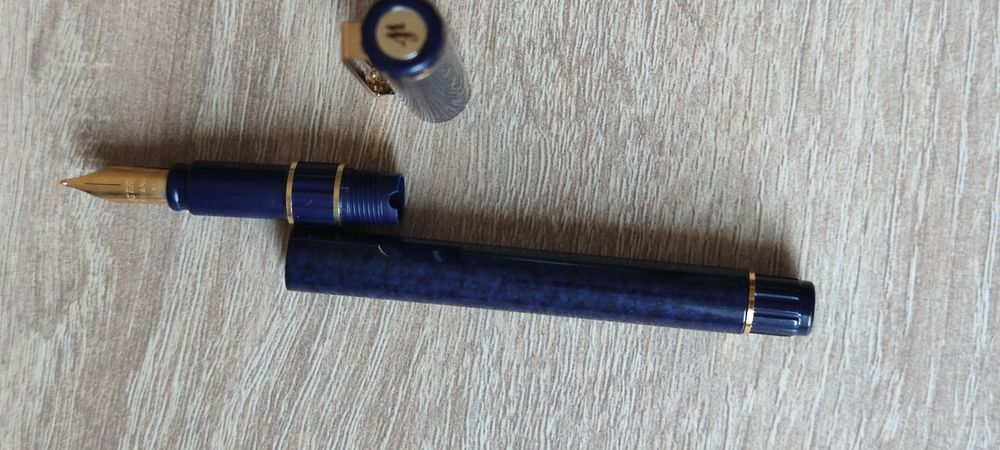 Stilou lux Waterman Centurion albastru negru marmorat penita aurita