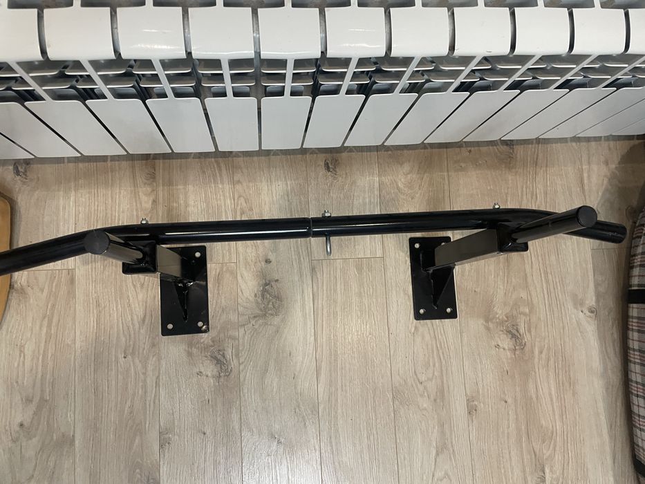 Турник настенный