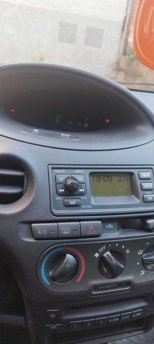 Toyota Yaris 1.0 VVT-i