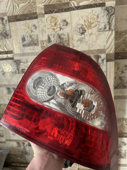 Фонарь задний правый приора 1 оригинал