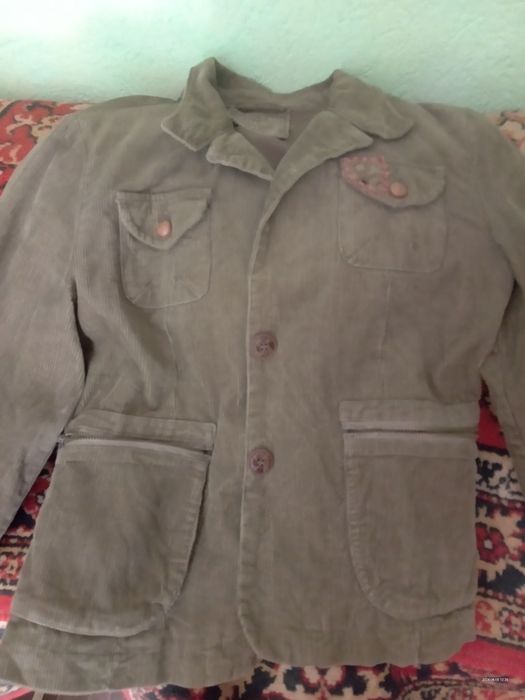 Vând costum de dama din stofa grena, costum vesta și fusta midi