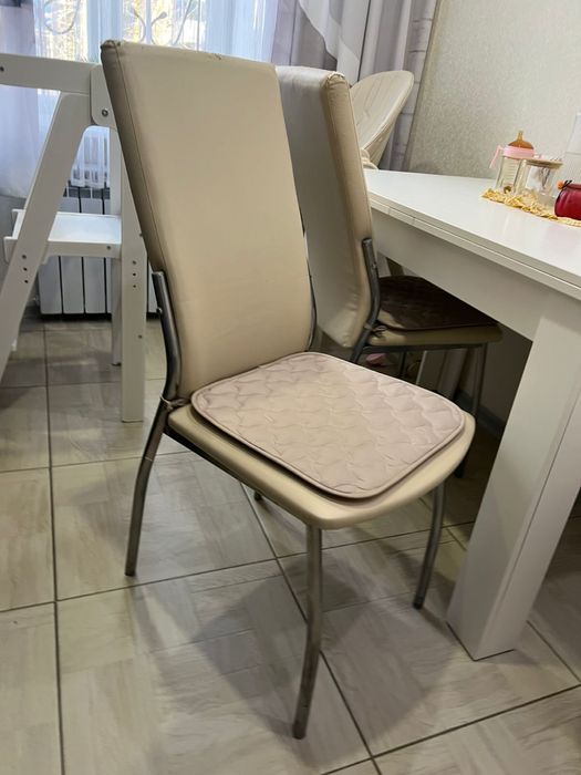 Продам кухонные стулья