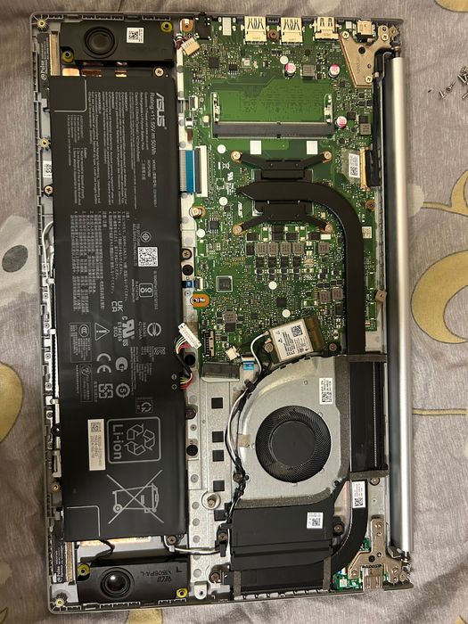 НА ЧАСТИ ИЛИ ЦЯЛ  Asus Vivobook 15 OLED