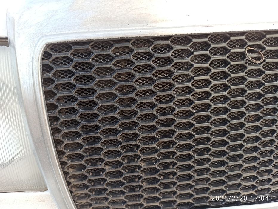 Продам решетку w124 merc