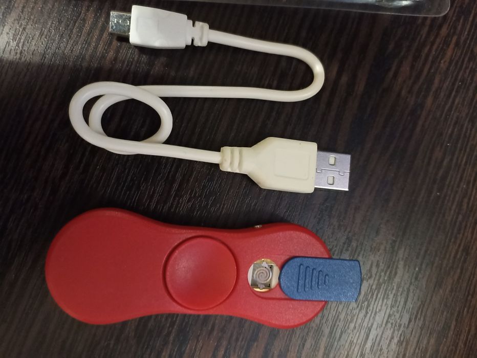 Зажигалка электрическая