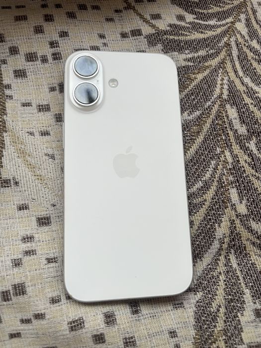 İPhone 16 с гарантией