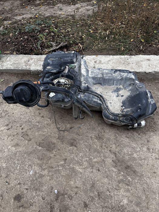 Топливный бак Audi a6 c6