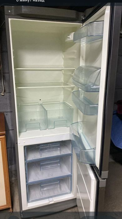 Продам холодильник, рабочий, срочно.