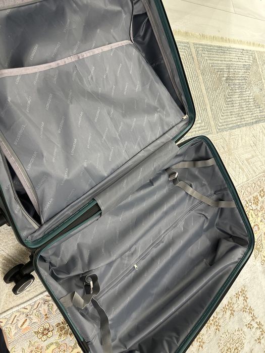 Новый чемодан продается