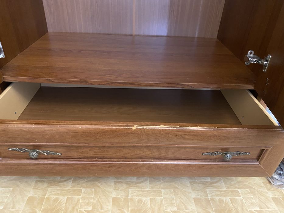 Продам шкаф шифоньер