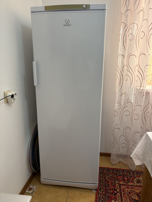 Морозильник Indesit