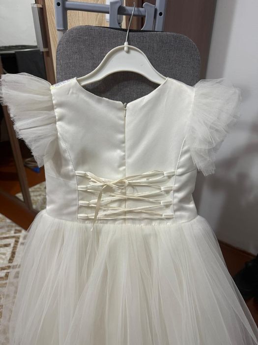 Белое платье 38рр