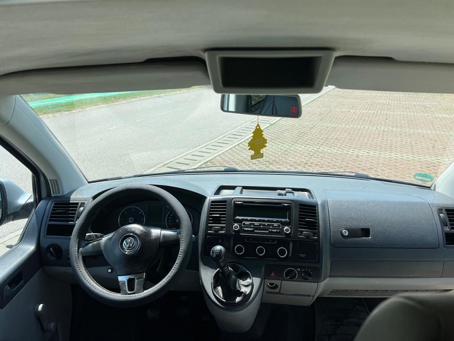 Vw T5 . 2,0 TDI . 8+1 locuri .