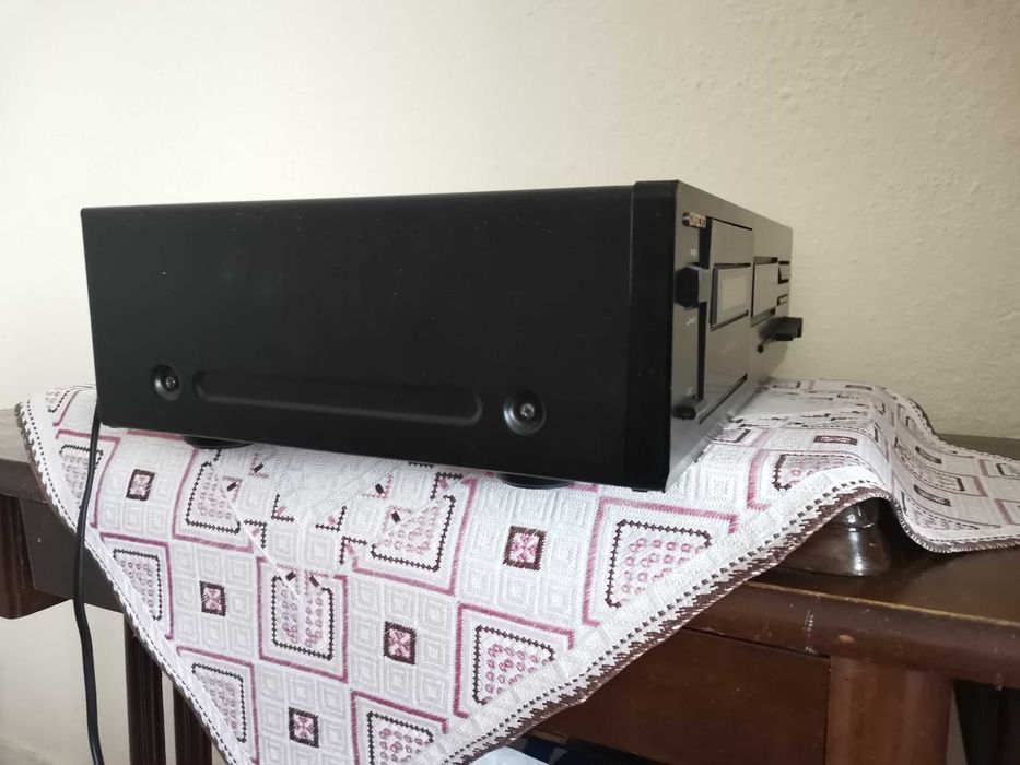 Двуглав касетен дек Onkyo TA-6211