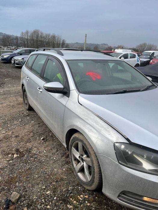Dezmembrez Vw Passat B7 1.6 TDI cod motor CAY  manuala 6+1 an  2012