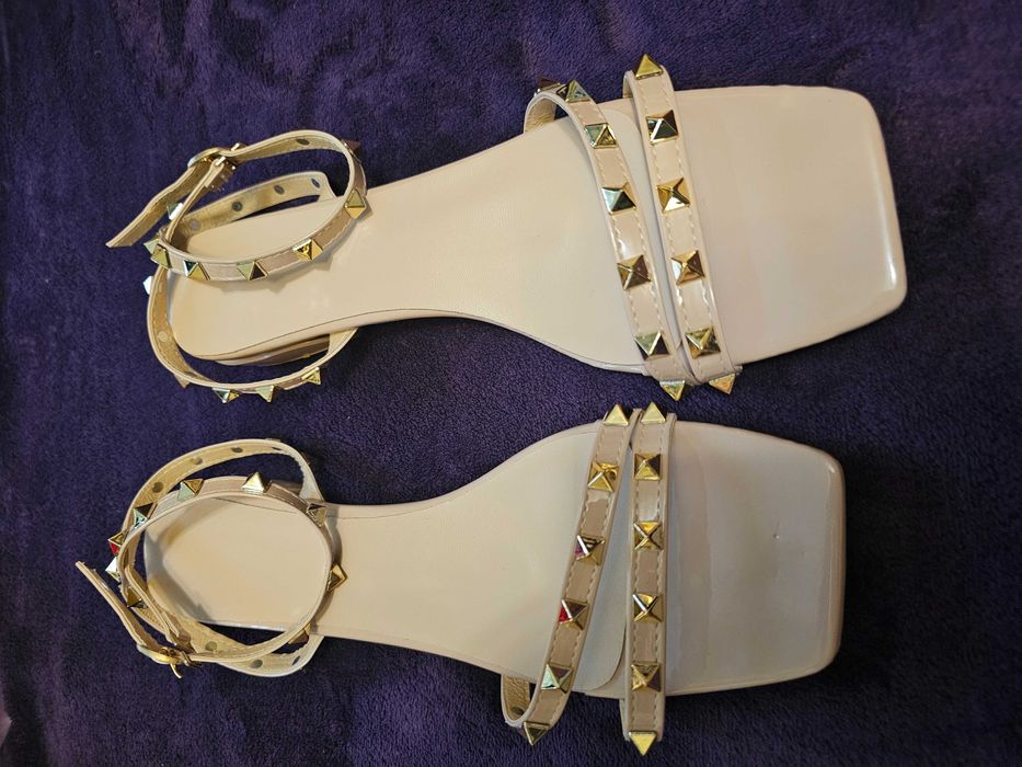 Sandale nude cu tinte 40.5-41