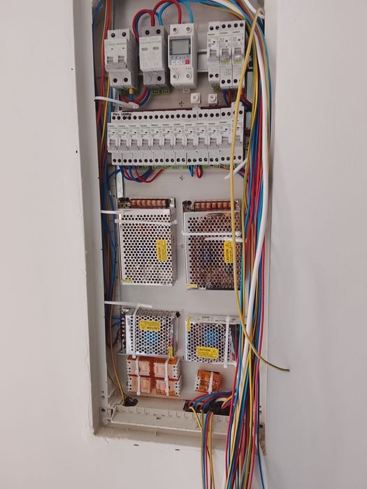 Electrician , instalatii electrice