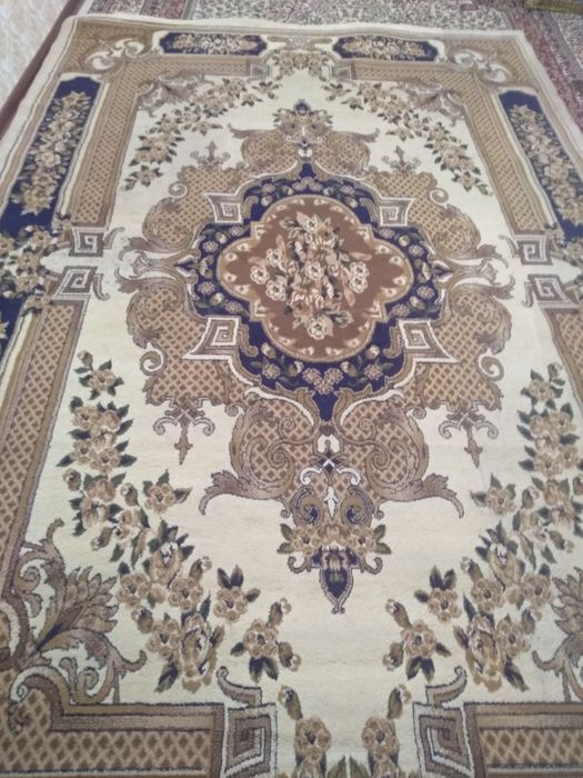 Продам ковёр  отличном состоянии