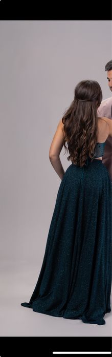 Бална рокля от 2 части- бюстите и дълга пола с цепка
