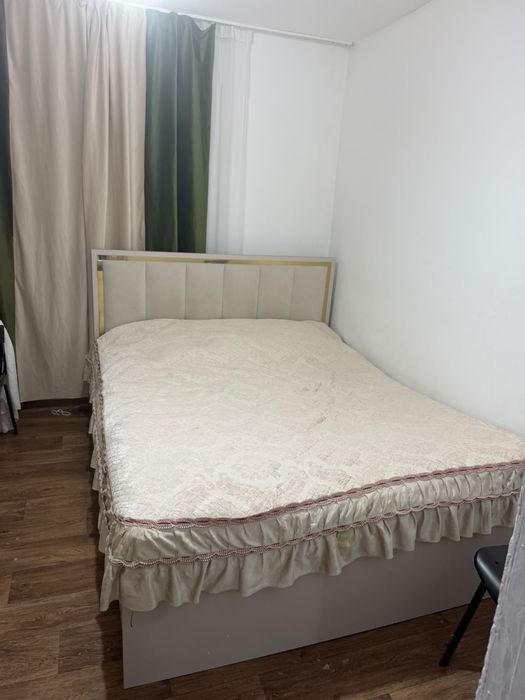 Продаю спальный гарнитур