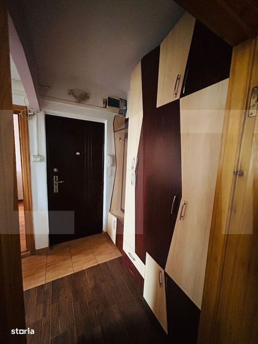 Apartament cu 3 camere si garaj, semidecomandat, Botosani
