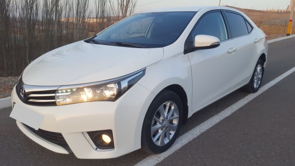 Тойота Королла 2015