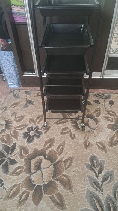 Помошник парикмахера две штуки