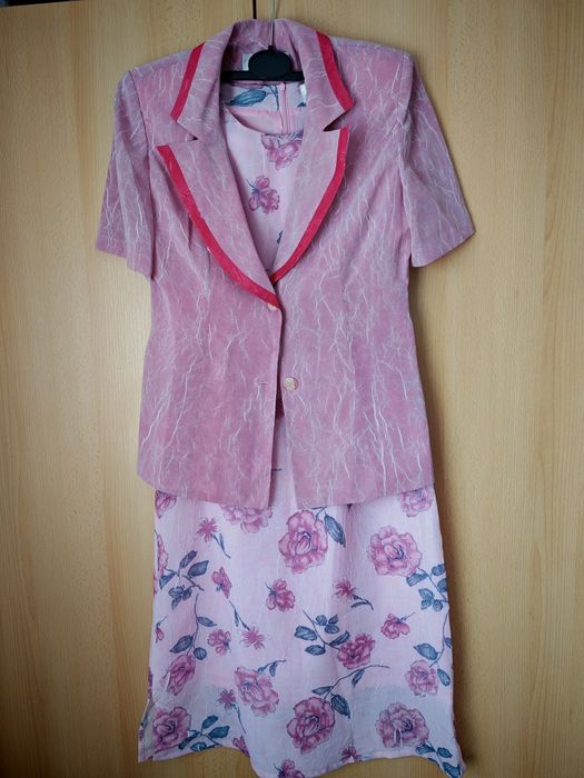 Costum rochita + sacou, mărime 42