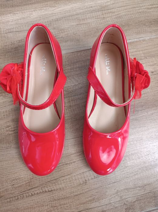 Pantofi roșii 33, ghete 34 și geacă iarnă 7 ani