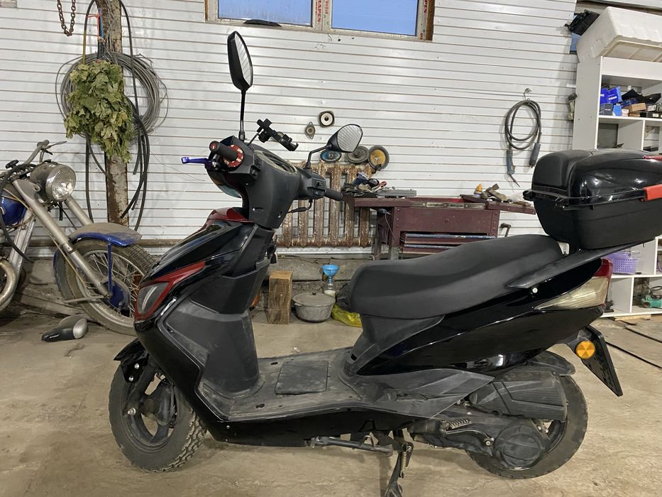 Продам скутер 125 кубов