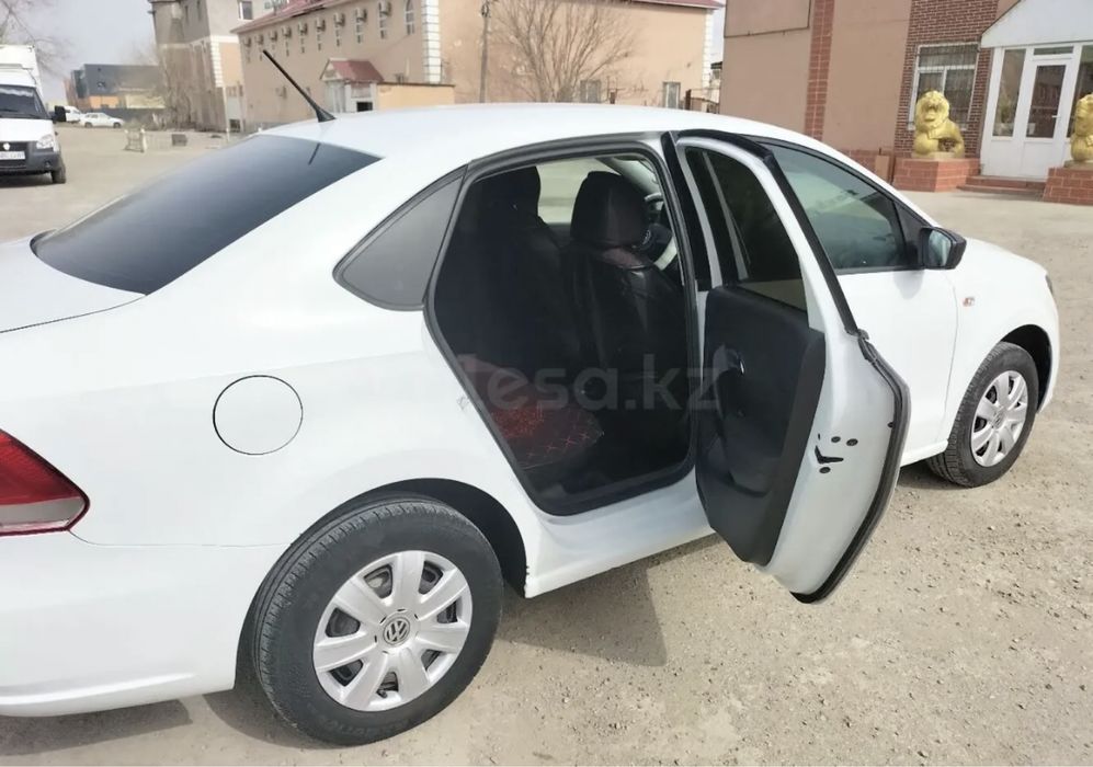 Машина фольсфаген поло