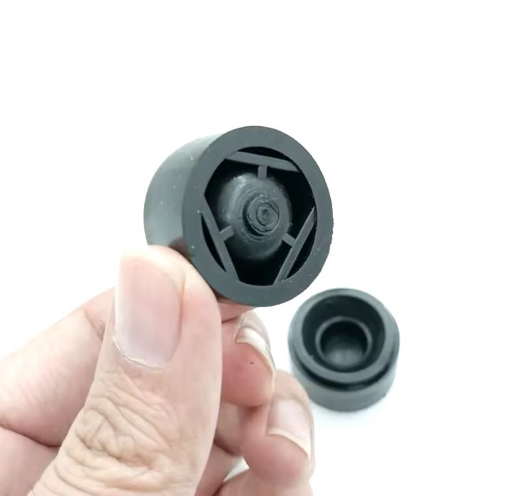 Гумени уплътнения капака на двигателя гумички Bmw