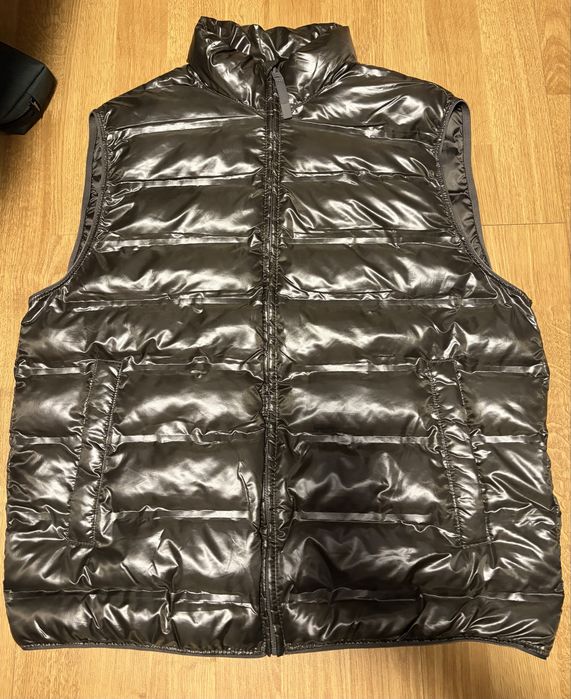 Продавам елек от Zara.