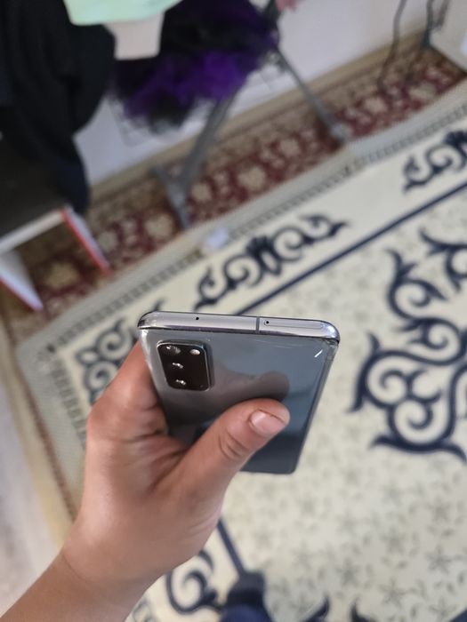 Продам Samsung s20