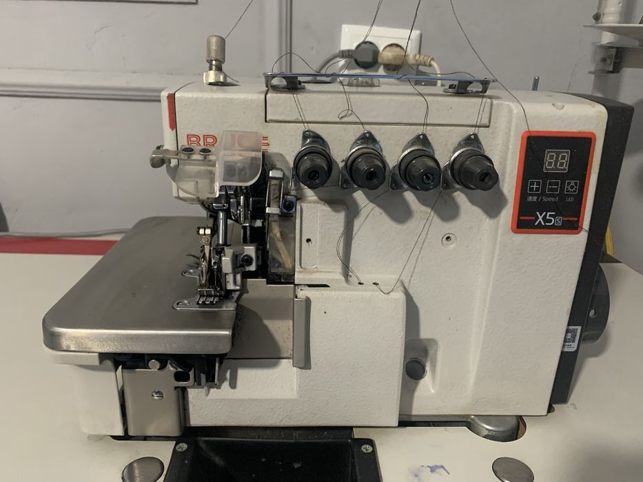 Оверлок bruce 5 нитка в хорошем состояние