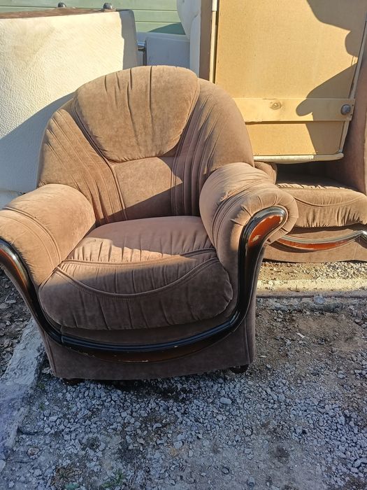 Продам срочна диван с креслом