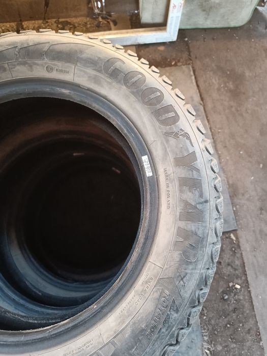 Шины зимние Goodyear