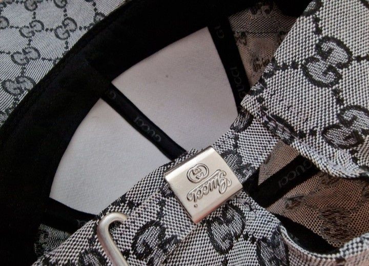 Sepci reglabile,model unisex, super preț,logo brodat, saculet,eticheta