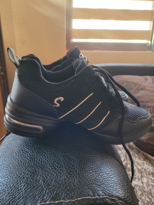 Скарпини за народни танци