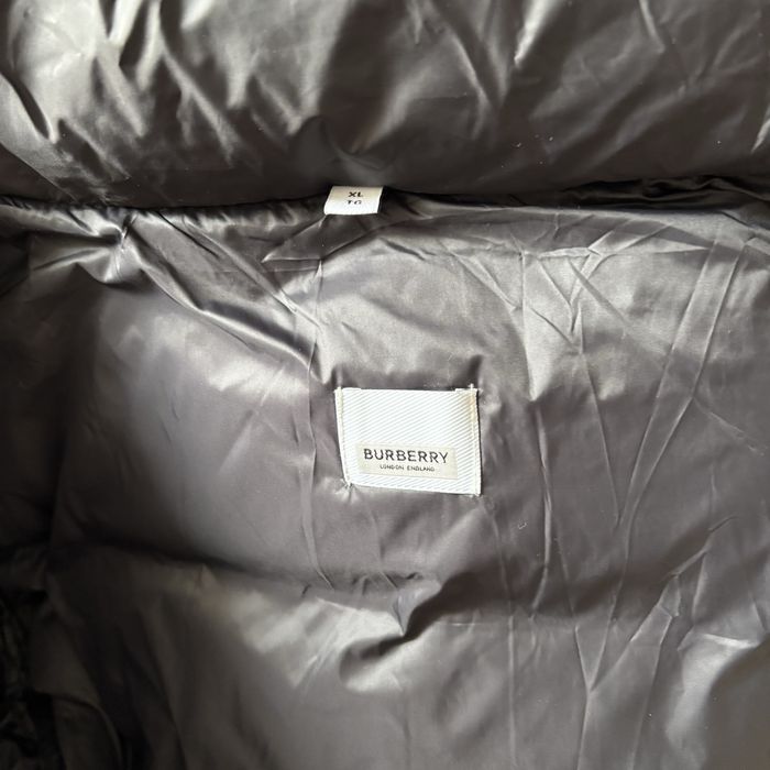 Geaca Burberry noua cu eticheta marime XL