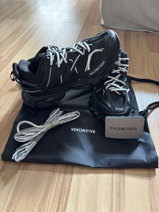 Balenciaga track