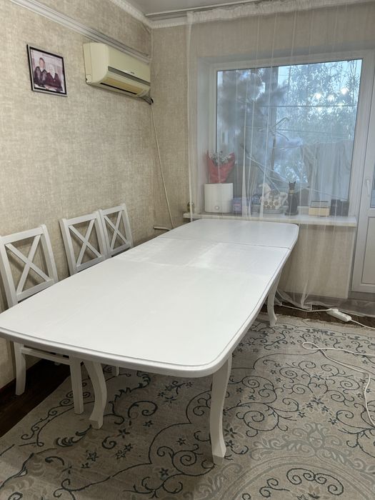 Продам стол натуральное дерево со стульями