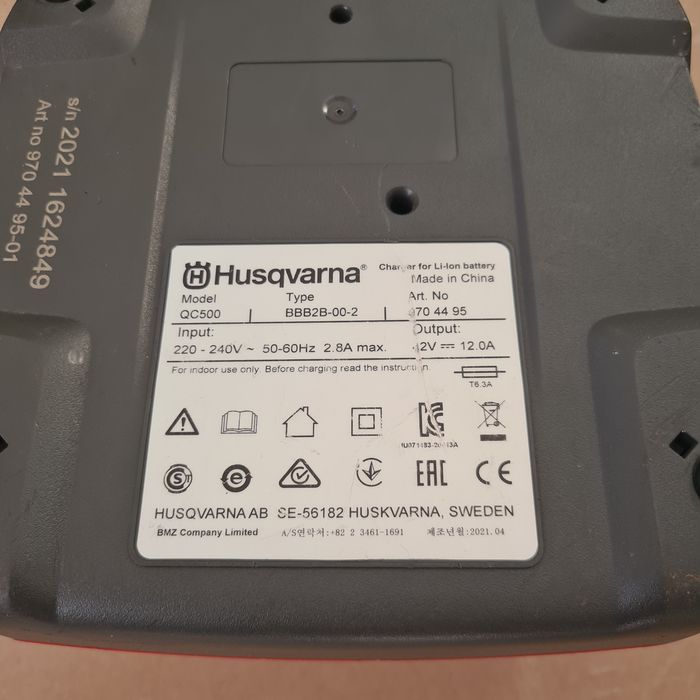 Incarcator Husqvarna QC 500  de 42 v defect